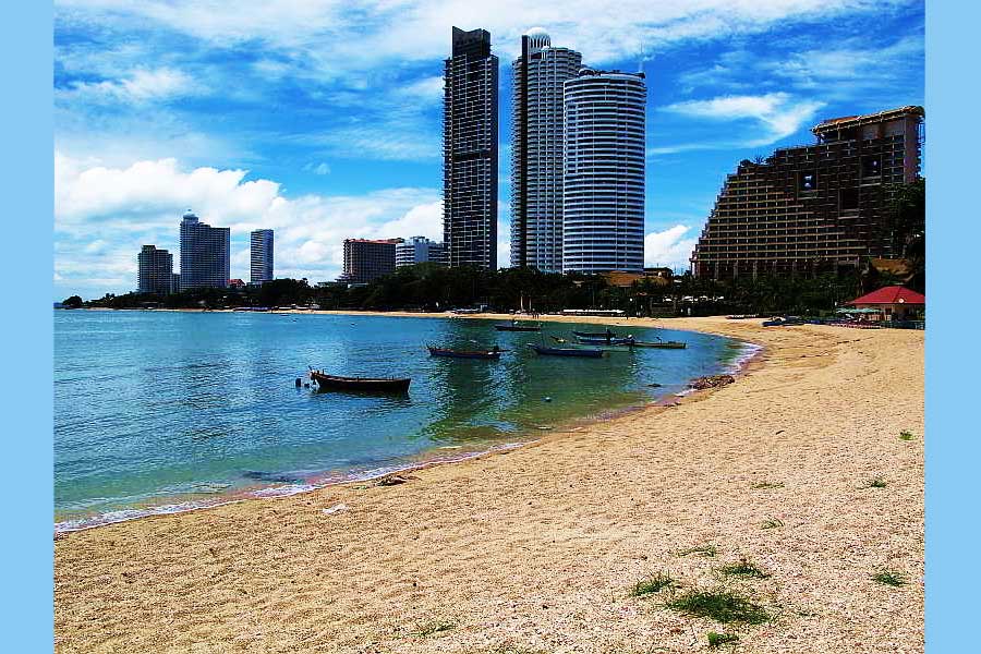 ساحل وانگ آمات پاتایا Wong Amat Beach
